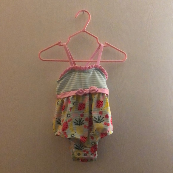 NWOT Cat And Jack Baby Girl Fruit Print One Piece Swim Suit Pink//White 6-9M